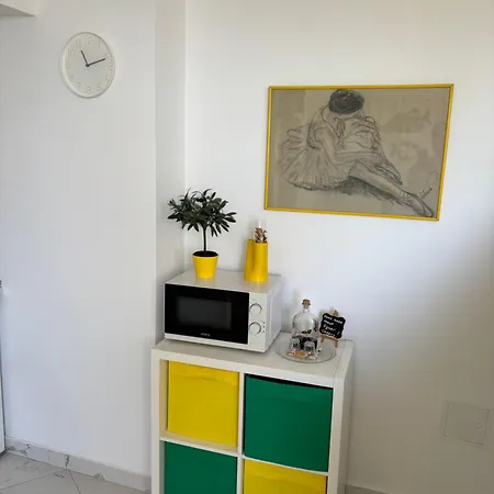 A Bright Hideaway-2