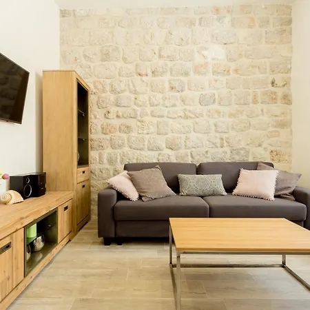 Hedera Estate Hedera A2 - Breakfast Included-3