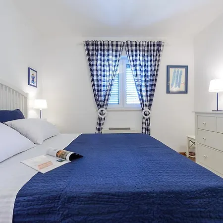 Blumarine Luxury Apartment-2