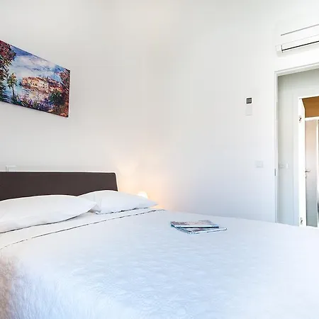 Apartment Sea Breeze-2