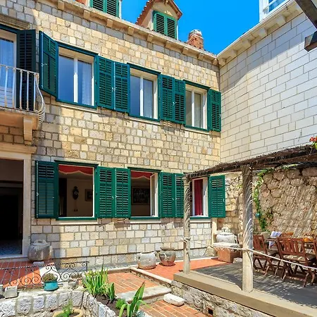 House Aquila-3