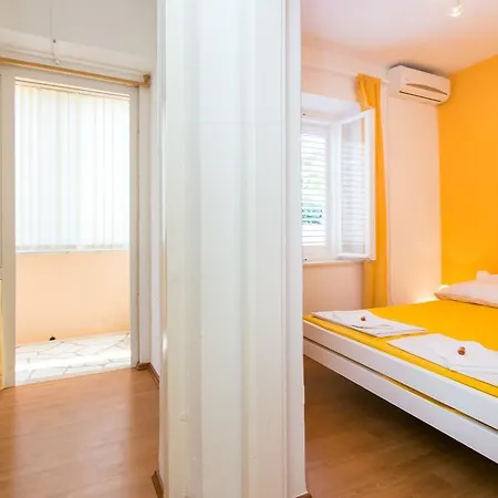 Yellow Room Guesthouse-2