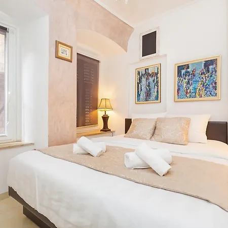 B&B Apartments And Studios Lanii-2