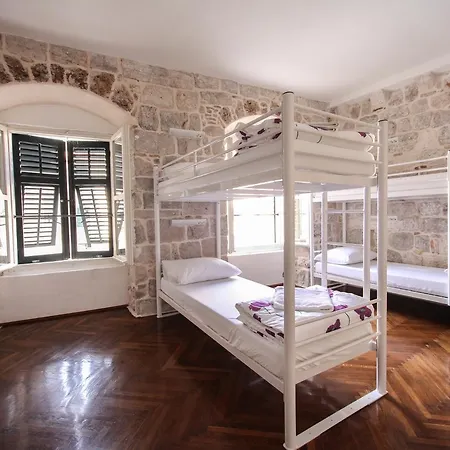 Hostel Angelina Old Town-3