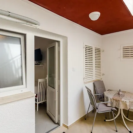 Guest House Nenada-3