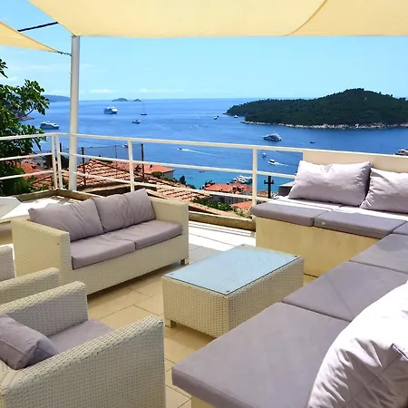 Apartment Chic Ploce-2