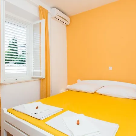 Yellow Room Guesthouse-3