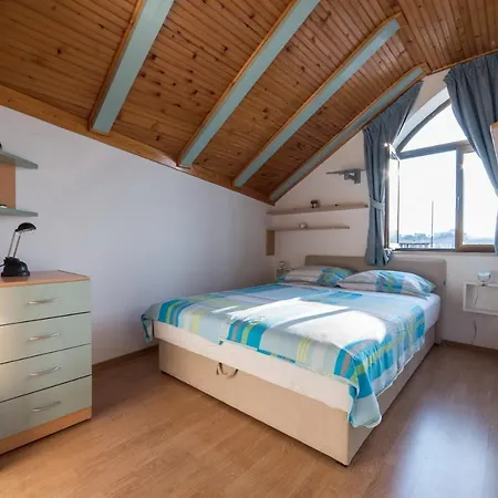 Holiday Nest-2