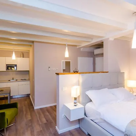 Villa Flores Studio Apartment-2