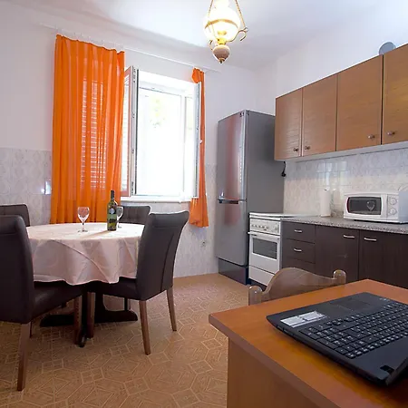 Guesthouse Victoria-3