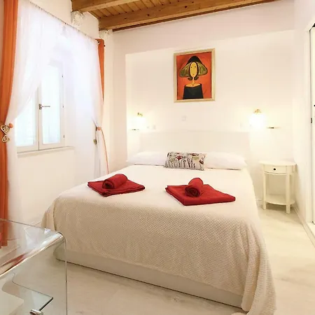 Angelus Rooms-3