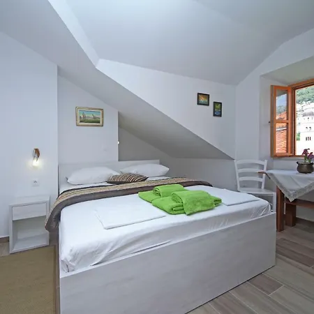 Hortenzia House 2 Delux Room-2
