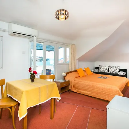 Room Avdic-2
