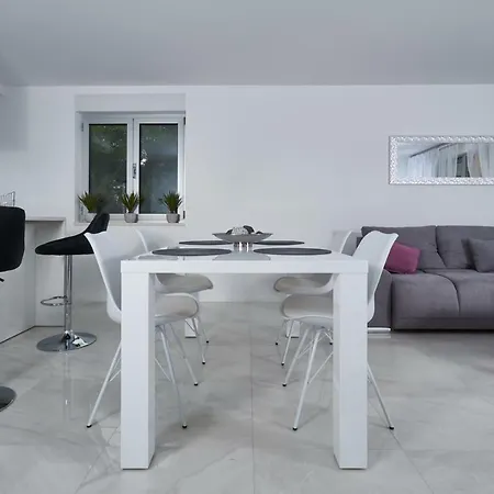 Brand New Apartment S & U-3