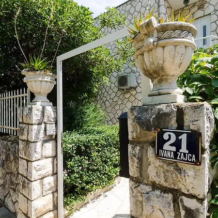 Wisteria Apartment-3