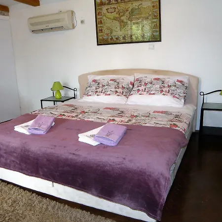 Apartments Solitudo-3