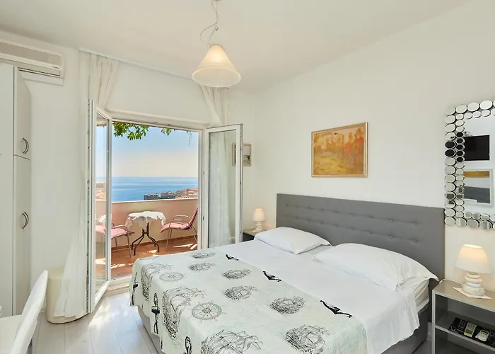 Apartments Dalmatin
