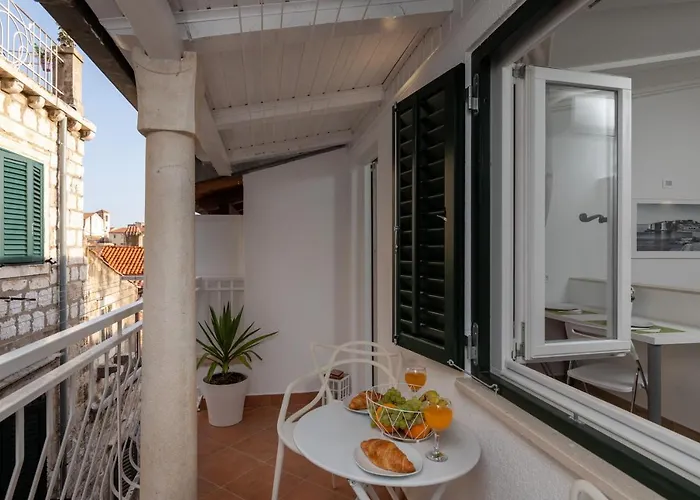 Apartment & Rooms Palmotta