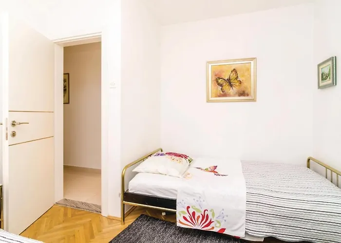 Amazing Apartment In Dubrovnik With Kitchen