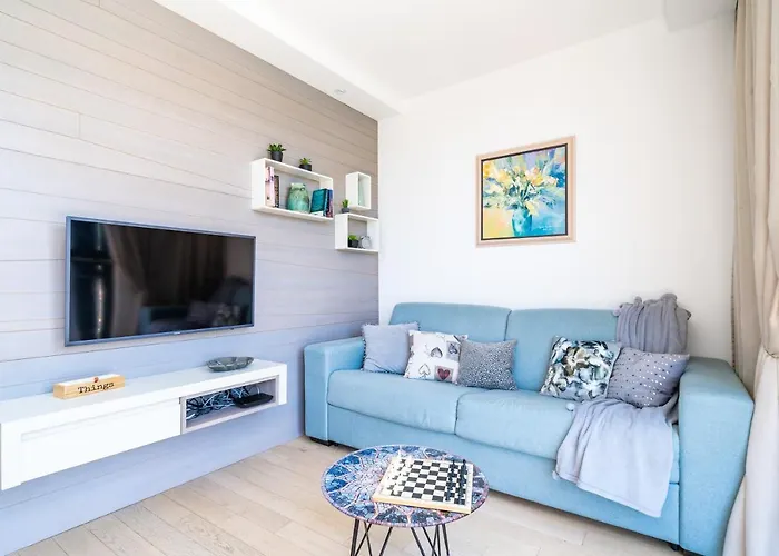 Crown Apartments - Emerald 1 Bd