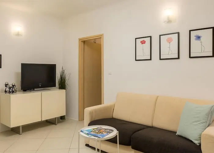 Apartment Mala Ema