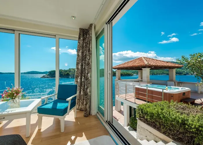 Villa Vacanza Dubrovnik - Five Bedroom Villa With Private Sea Access