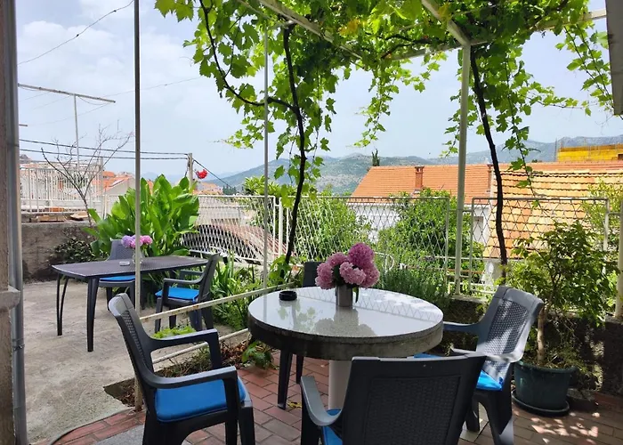 Apartment Anka - Terrace / Next To The Beach Ragusa che accetta animali