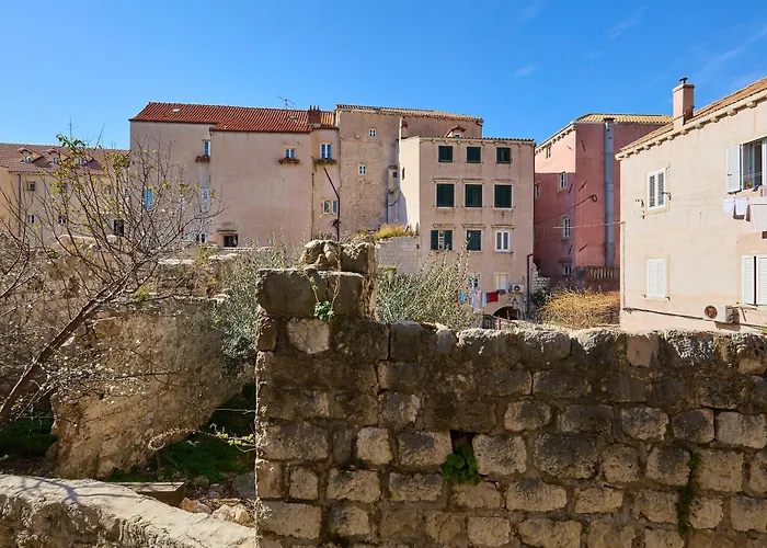 Doria Apartments