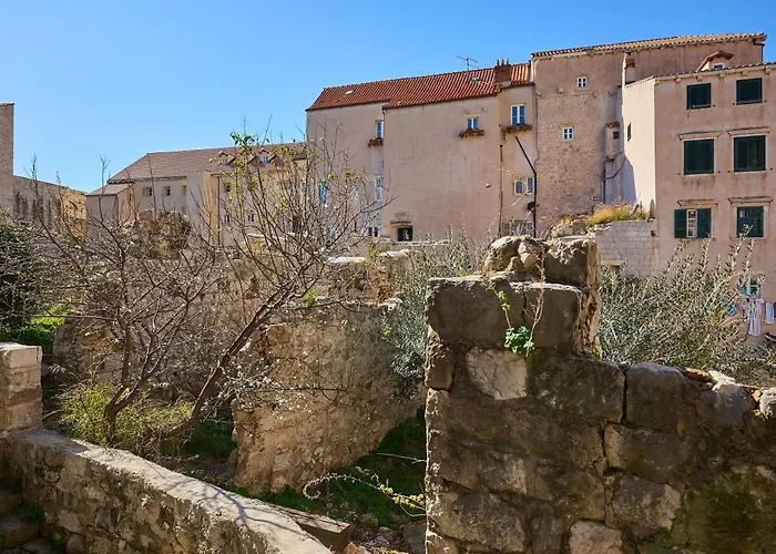 Doria Apartments