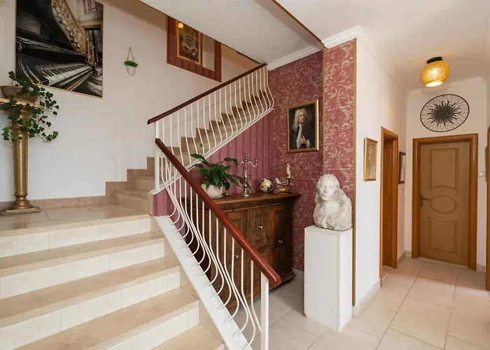 Villa Adrian