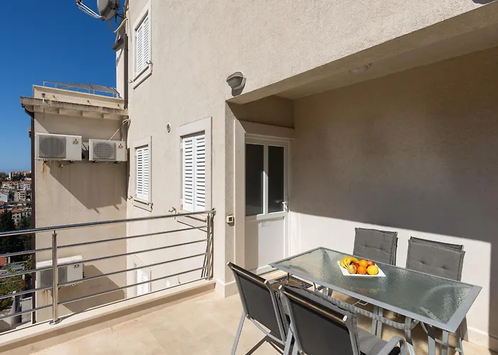 Marlea Sea-View Apartments
