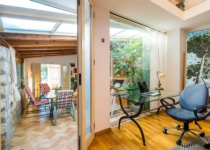 Gorgeous Home In Dubrovnik With Kitchen