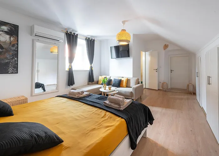 Apartment Ira