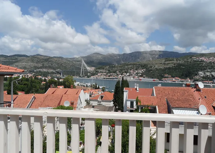 Adria Apartments And Rooms
