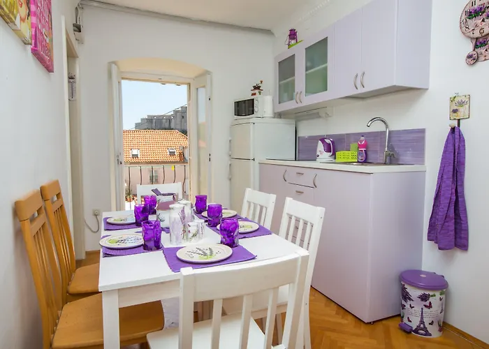 Guest House Gugily