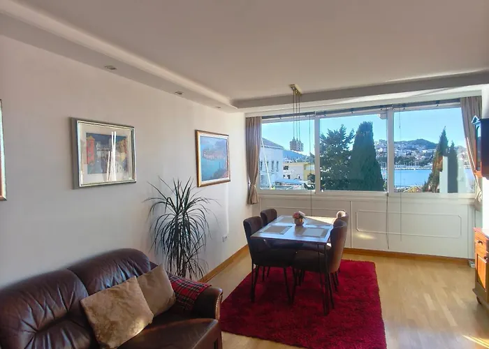 Apartment One , Sea View , Free Parking