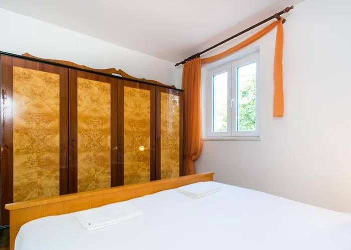 Guest House Raguz