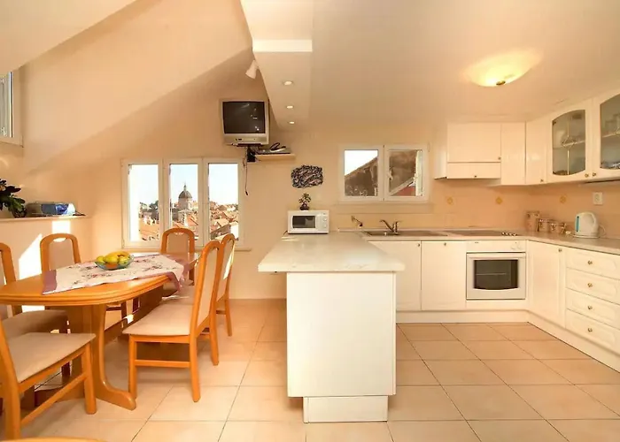 House Star 1