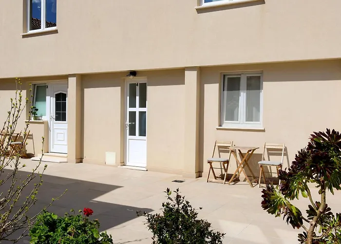 Madonna Guest House