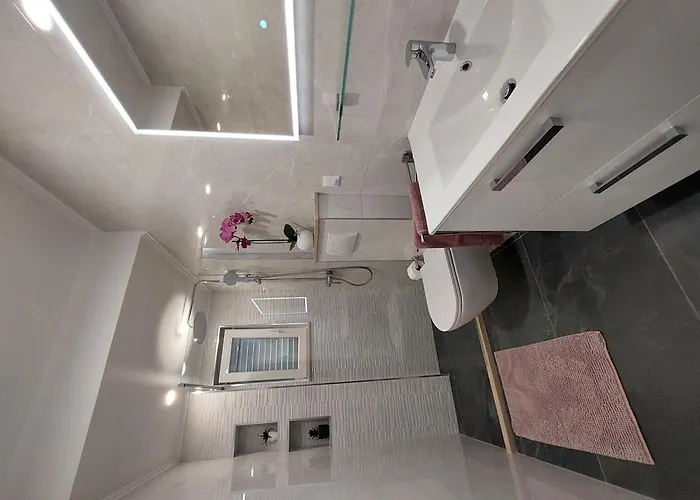 Apartments & Rooms Stella