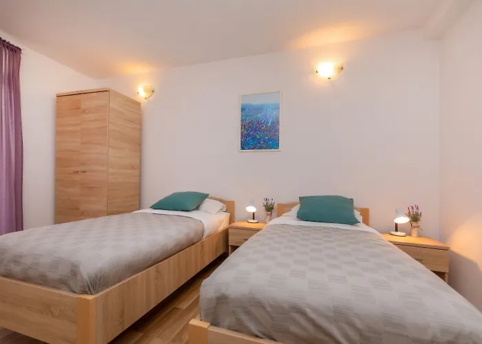 Bis Apartments 1 & 2
