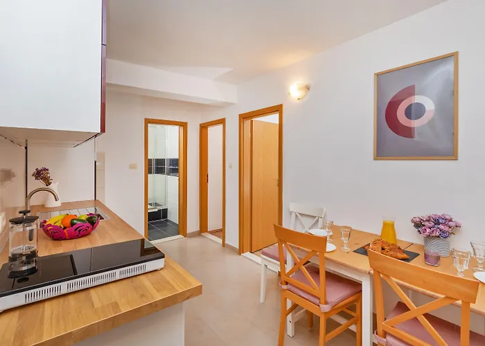 Bis Apartments 1 & 2