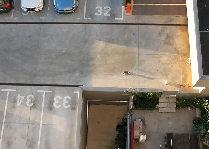 Apartment Anet With Free Parking