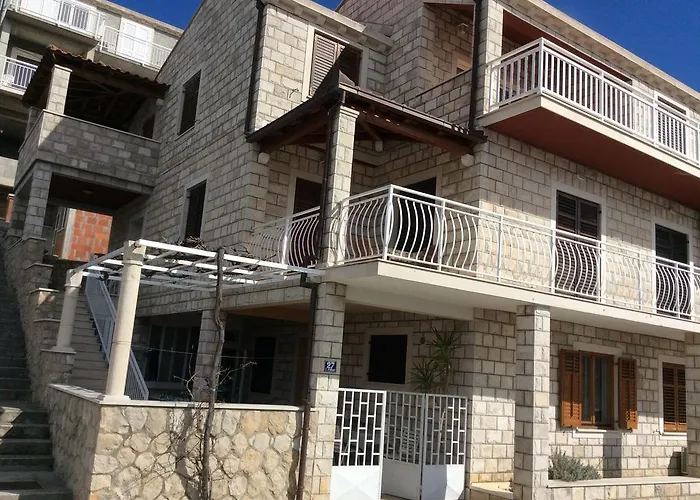 Apartment And Rooms Villa Marijo